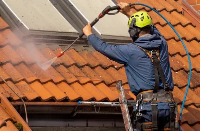 Démoussage et hydrofuge de toiture à Mouriez